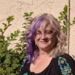 Meet your Posher, Carolyn